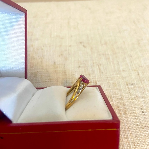 Ruby heart ring - Picture 3 of 4